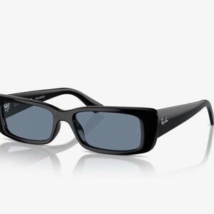 Ray-Ban Glossy Black Rectangular Sunglasses